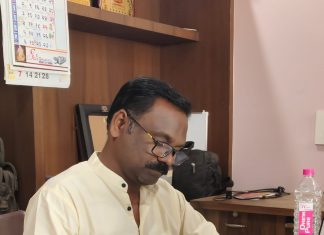 *पोटाची खडकी भरण्यासाठी जीवावर बेतून करावी लागते मजुरी :*