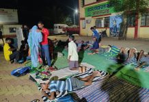 *रात्रीही आंदोलन कायम; तहसील कार्यालयासमोर ग्रामस्थांचा ठिय्या – “रस्त्याच्या मंजुरीशिवाय माघार नाही”*