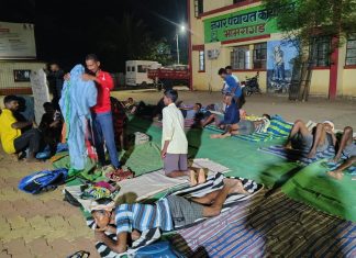*रात्रीही आंदोलन कायम; तहसील कार्यालयासमोर ग्रामस्थांचा ठिय्या – “रस्त्याच्या मंजुरीशिवाय माघार नाही”*