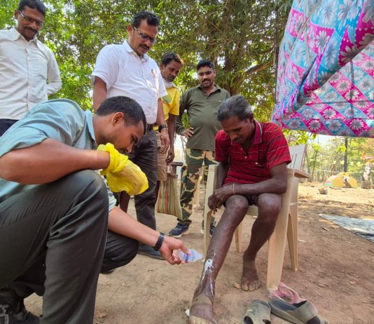 गडचिरोली पोलीस दलाच्या वतीने मौजा नेलगंुडा येथील आठवडी बाजारादरम्यान आरोग्य शिबिराचे करण्यात आले आयोजन