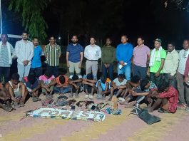 *आलापल्ली वनपरिक्षेत्रात वनविभागाच्या धडक कारवाईत १२ शिकारी ताब्यात* *वन्यजीव अवयवांसह साहित्य जप्त; कायदेशीर कारवाई सुरू*