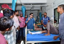 अहेरी इस्टेटचे राजे तथा माजी राज्यमंत्री राजे अम्ब्रिशराव आत्राम यांची उपजिल्हा रुग्णालयाला अचानक भेट