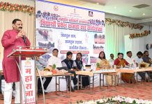 *विद्यार्थी व पालकांमध्ये शिक्षणाचे महत्त्व पटवून देऊन आदिवासी आश्रम शाळेत प्रवेश क्षमता वाढवा : – आदिवासी विकास मंत्री डॉ. अशोक उईके*