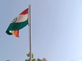 कारगील चौकात महाराष्ट्र दिन व कामगार दिन उत्साहात साजरा