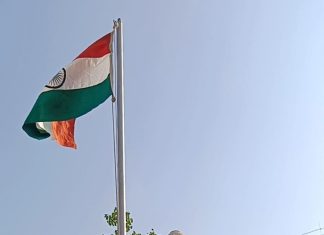 कारगील चौकात महाराष्ट्र दिन व कामगार दिन उत्साहात साजरा