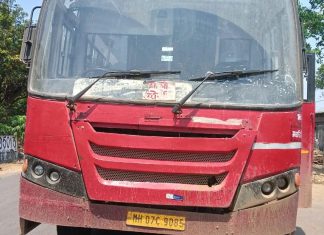 एसटीचा भोंगळ कारभार! तिकीट मशीन बंद पडल्याने बस तासभर रस्त्यात उभी; प्रवाशांचा संताप
