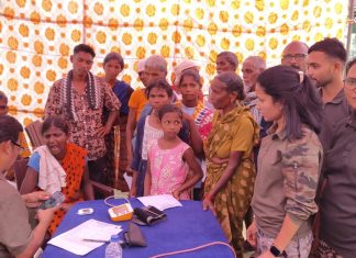 गडचिरोली पोलीस दलाच्या वतीने मौजा ताडगाव येथे आठवडी बाजारादरम्यान आरोग्य शिबिराचे करण्यात आले आयोजन