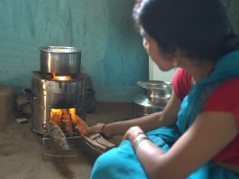 *मुख्यमंत्री देवेंद्र फडणवीस यांच्या पुढाकारातून धानोरा-एटापल्लीत २० हजार धुररहित चुलींचे वितरण पूर्ण*