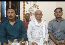 ‘समलैंगिक संबंध’ नव्हे, तर ब्लॅकमेलिंगमधून हत्या?; कुटुंबीयांचा खळबळजनक दावा प्रसिद्धीच्या घाईत काही माध्यमांनी सत्याकडे पाठ फिरवली; मोबाईल चॅटिंग व बँक व्यवहारांचे पुरावे सादर