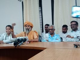 “कार्तिक स्वामी महाराजांच्या नावाचा गैरवापर केल्याचा आरोप फेटाळला; संत मुलीधर महाराज विठ्ठलवार गुज्जनवार यांचा सविस्तर खुलासा”