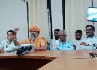 “कार्तिक स्वामी महाराजांच्या नावाचा गैरवापर केल्याचा आरोप फेटाळला; संत मुलीधर महाराज विठ्ठलवार गुज्जनवार यांचा सविस्तर खुलासा”